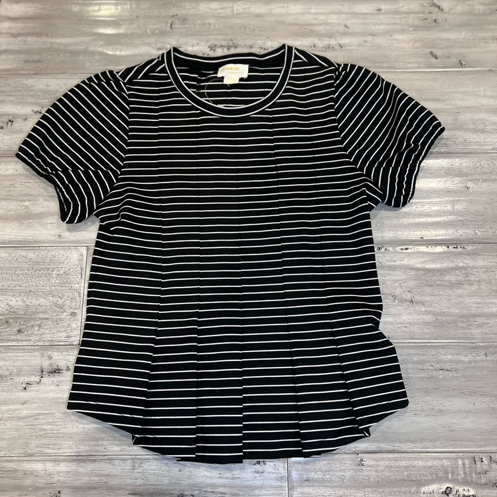 Anthropologie Maeve Black and White Fitted Ribbed Short Sleeve Tee - Picture 7 of 8